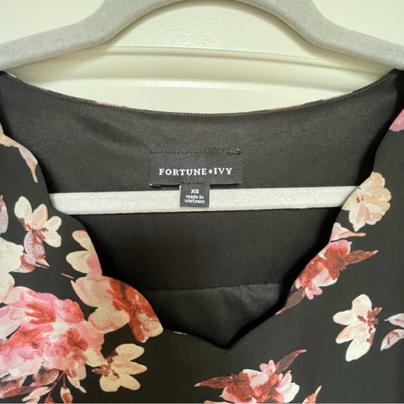 Stitch Fix Fortune + Ivy Naya Scoop Neck Blouse Black Pink Floral Print Size XS - Picture 6 of 8